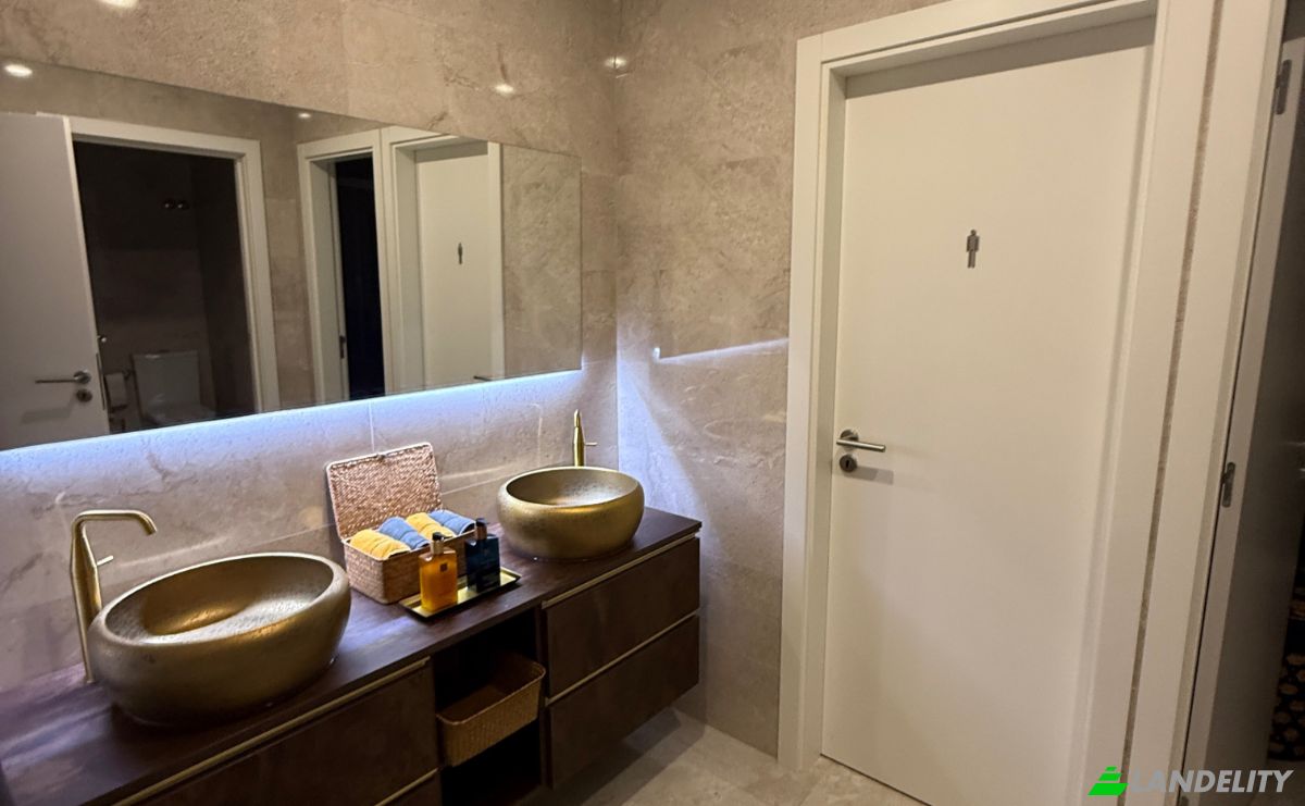 Office Space for Sale R Julio Cesar Machado 9, 1250-096 Lisboa, Lisbon, Portugal. Photo 6
