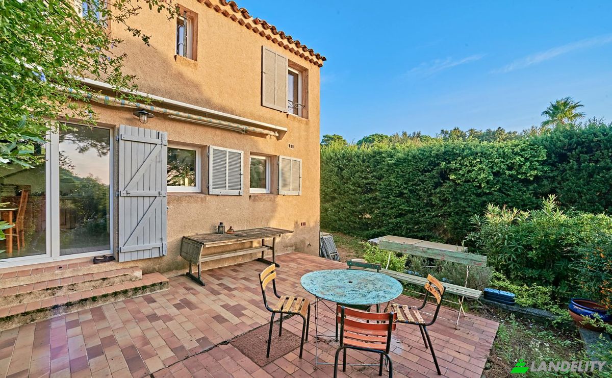 Villa for Sale 223 All des Arbousiers, 83350 Ramatuelle, Ramatuelle, Var, Provence-Alpes-Cote dAzur, France. Photo 3