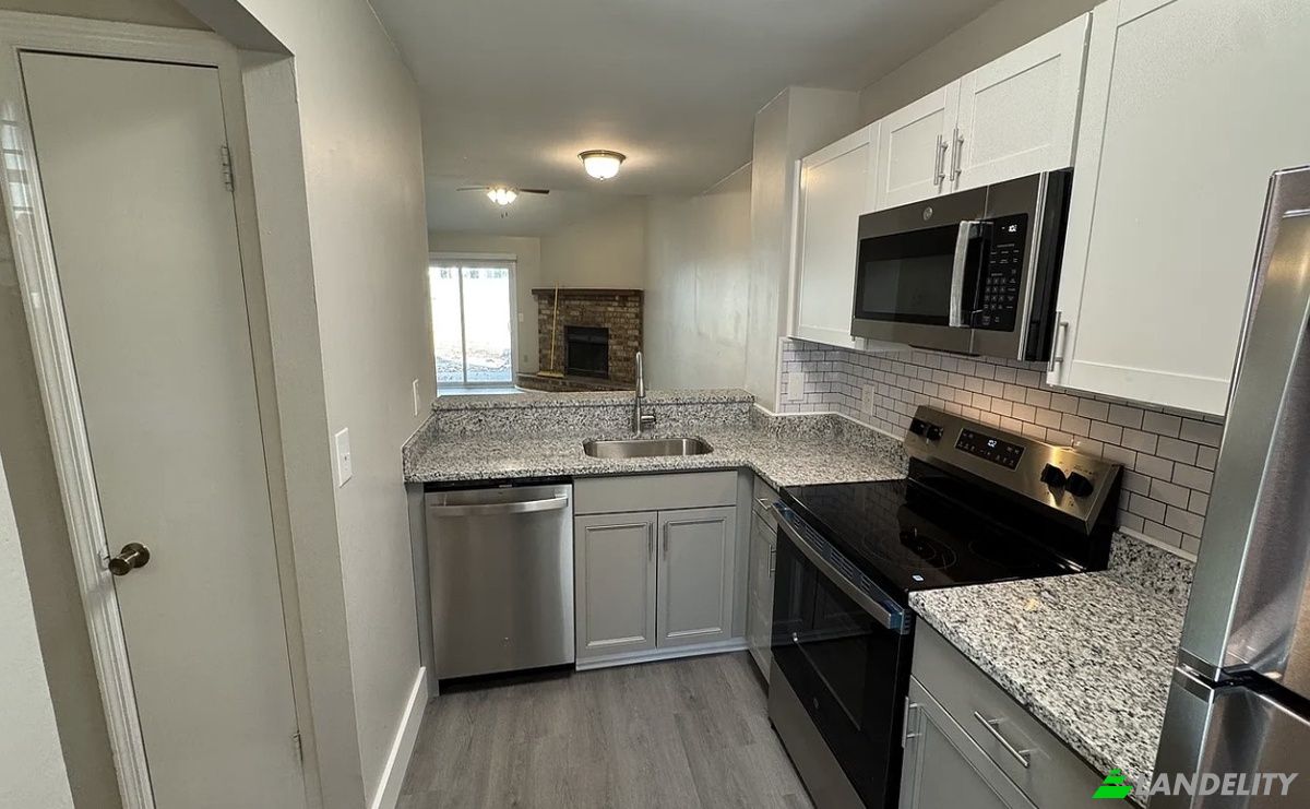 Single Family Home for Rent 9372 Secret St, Ladson, Charleston County, South Carolina, United States, SC 29456, USA. Photo 3