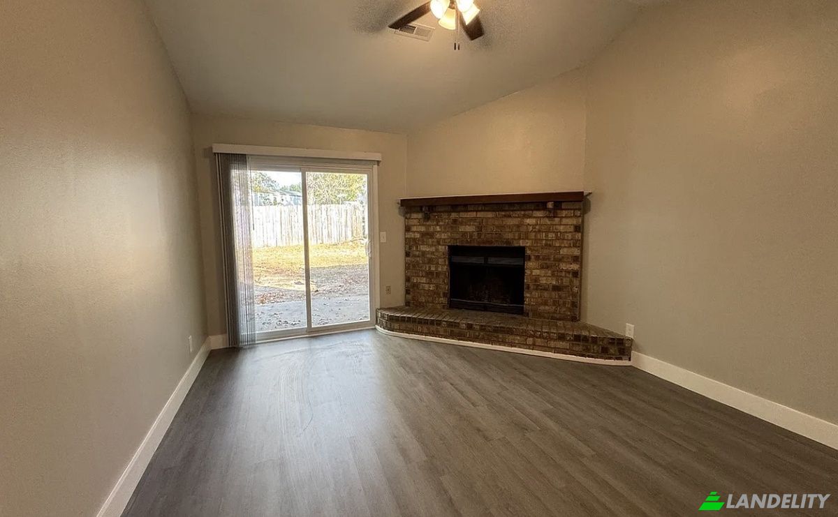Single Family Home for Rent 9372 Secret St, Ladson, Charleston County, South Carolina, United States, SC 29456, USA. Photo 5