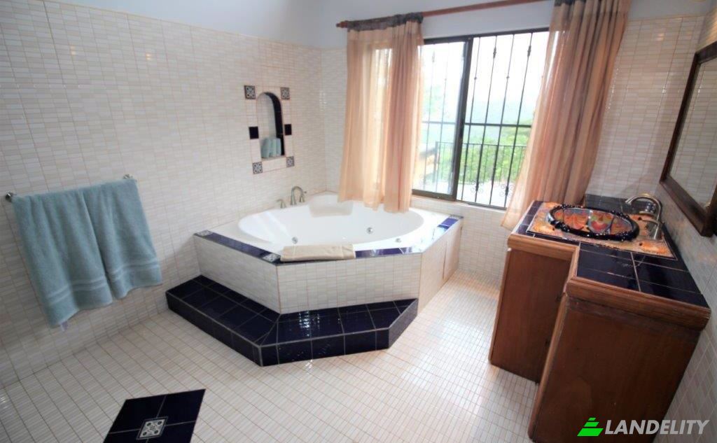 Single Family Home for Sale Provincia de Puntarenas, Puntarenas Province, Costa Rica, Quebrada Ganado. Photo 8