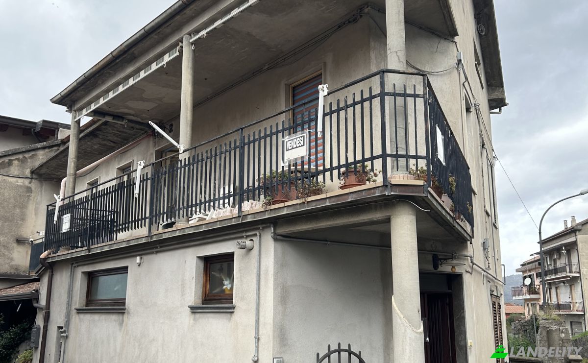 Apartment for Sale Via Provinciale Melara, 186, 85044 Lauria PZ, Lauria, Province of Potenza, Basilicata, Italy. Photo 4