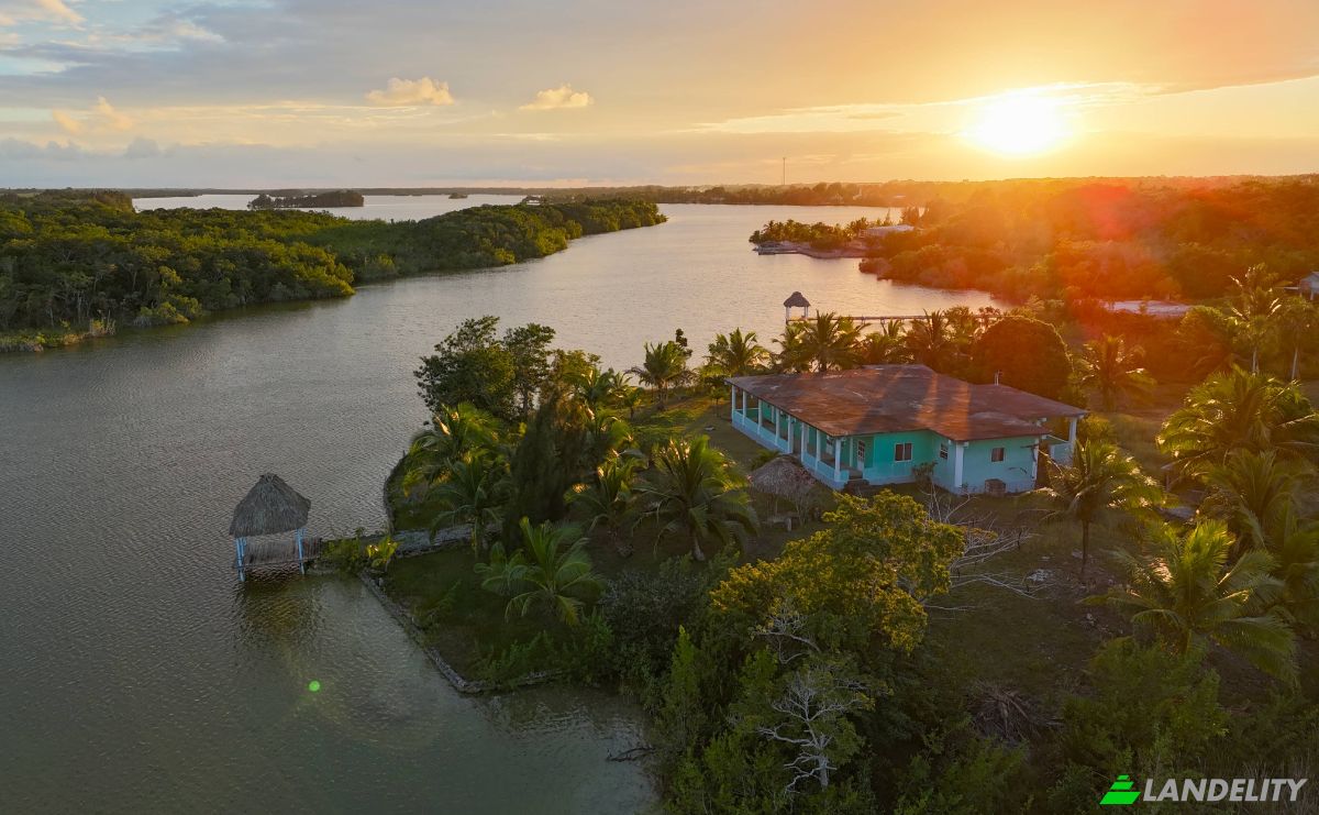Bungalow for Sale Progresso, Corozal District, Belize. Photo 1