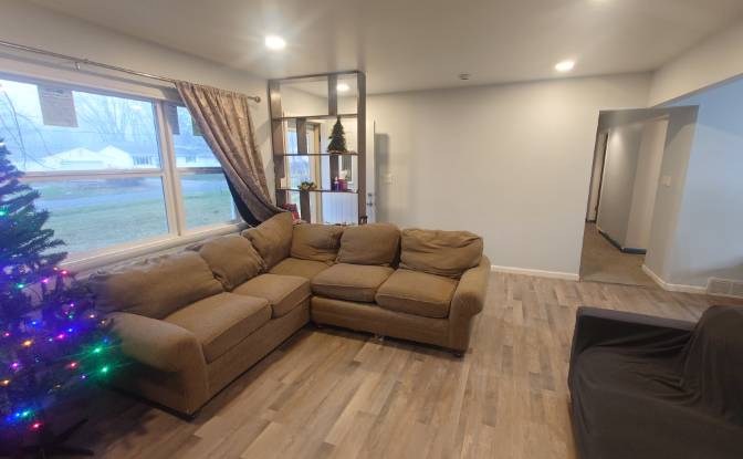 Casa unifamiliare in vendita 4088 Lynwood Dr, Kent. Foto#2