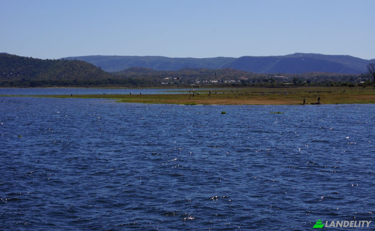 Resort for Sale 112 Powerline Rd, Kariba, Mashonaland West Province, Zimbabwe. Photo 1