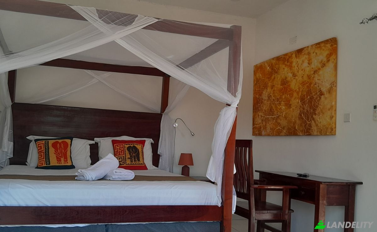 Inn/Lodge for Sale 797 Mica Dr, Kariba, Mashonaland West Province, Zimbabwe. Photo 6