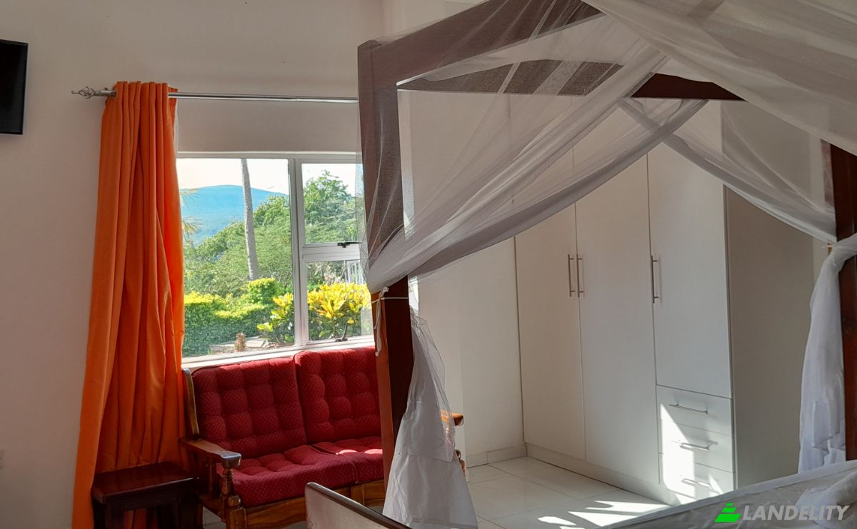 Inn/Lodge for Sale 797 Mica Dr, Kariba, Mashonaland West Province, Zimbabwe. Photo 7