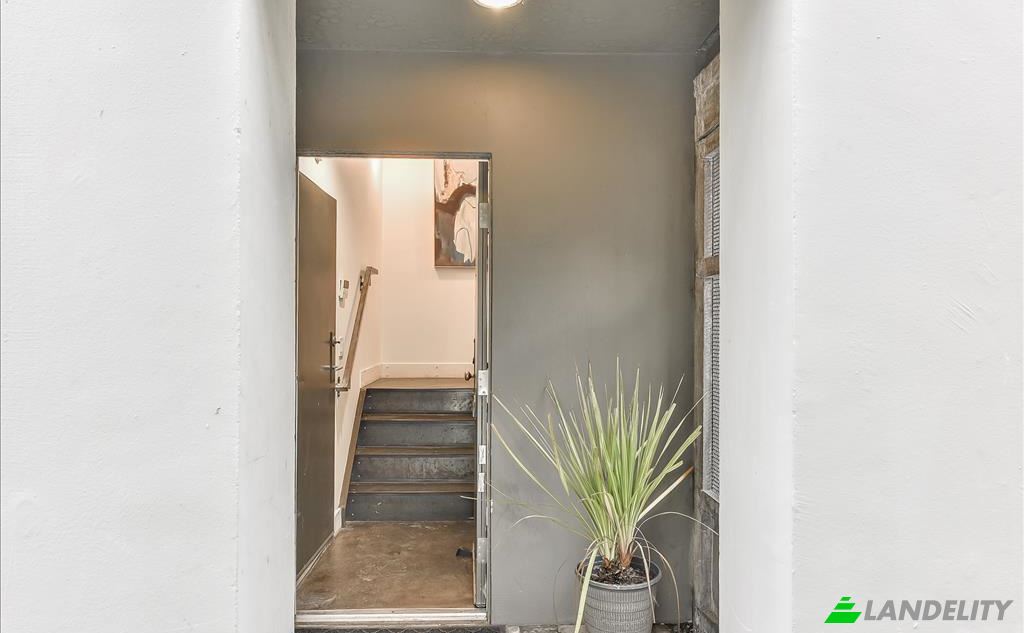 Single Family Home for Sale Clarence Pl, San Francisco, San Francisco County, California, United States, CA 94107, USA. Photo 5
