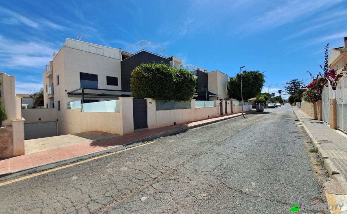 Single Family Home for Sale C Benito Perez Galdos, San Javier, Santiago de la Ribera, Murcia, Region of Murcia, Spain. Photo 8