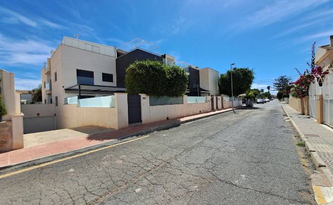 Single Family Home for Sale C Benito Perez Galdos. Photo#8 Single Family Home for Sale C Benito Perez Galdos. Photo#8