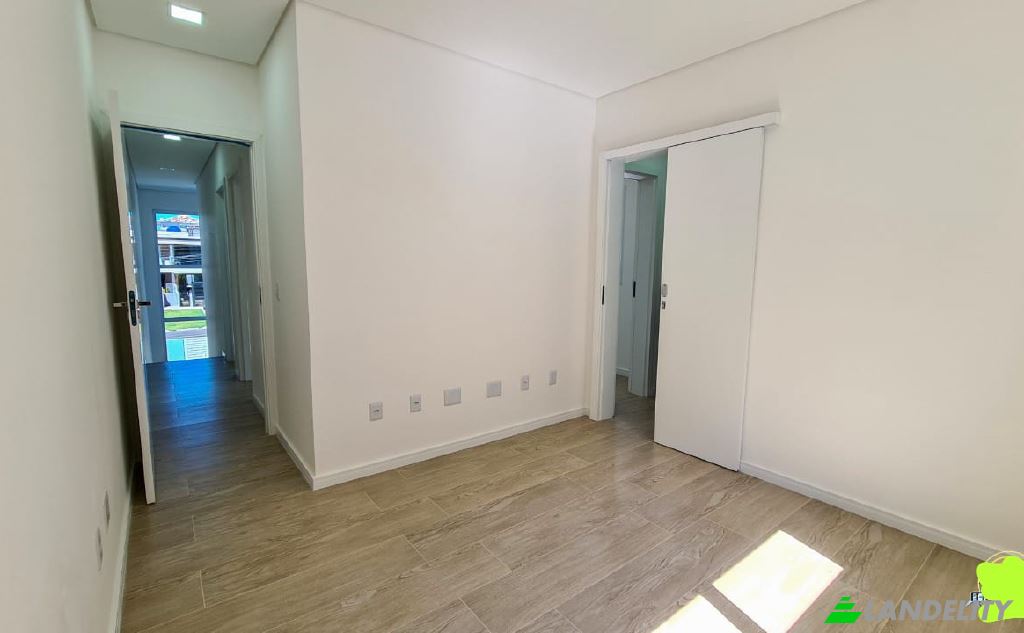 Single Family Home for Sale Servidao Ozima Joana da Cunha, Ingleses do Rio Vermelho, Florianopolis, State of Santa Catarina, Brazil, 88058. Photo 11