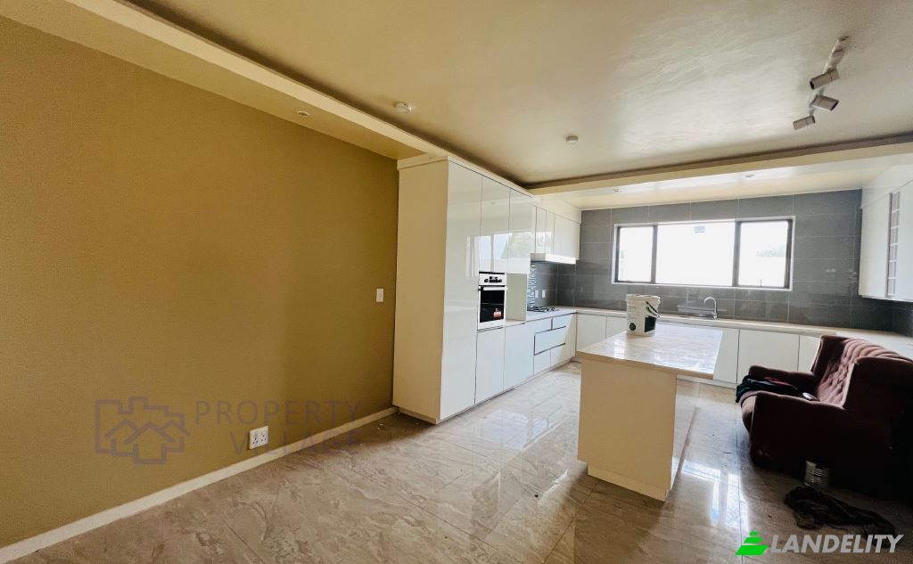 Single Family Home for Sale Syringa Ln, Bedfordview, Germiston, Ekurhuleni Metropolitan Municipality, Gauteng, South Africa. Photo 6