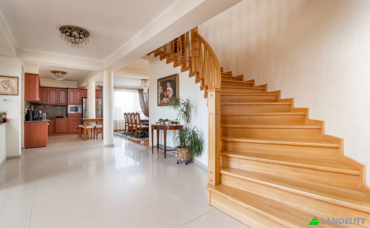 Single Family Home for Sale Strada Gheorghe Doja, Oradea, Paleu, Bihor County, Romania. Photo 4