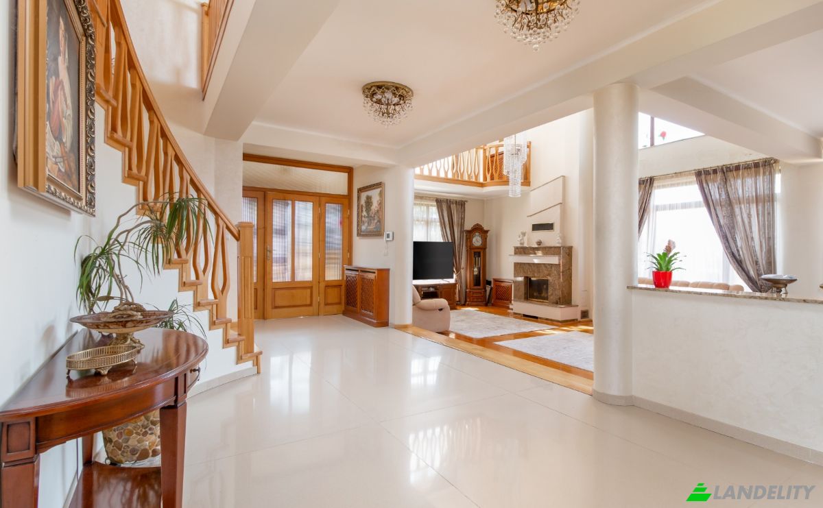 Single Family Home for Sale Strada Gheorghe Doja, Oradea, Paleu, Bihor County, Romania. Photo 7