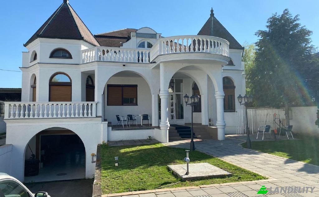 Single Family Home for Sale Jovana Cvijica, Novi Sad, South Backa District, Vojvodina, Serbia. Photo 1