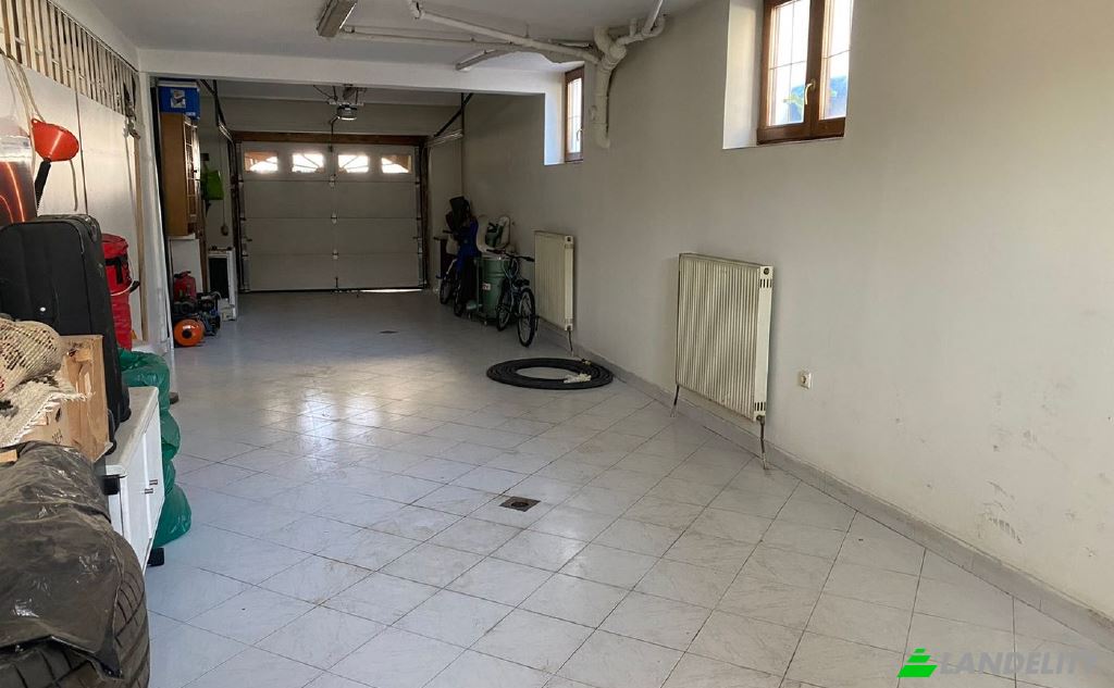 Single Family Home for Sale Jovana Cvijica, Novi Sad, South Backa District, Vojvodina, Serbia. Photo 2