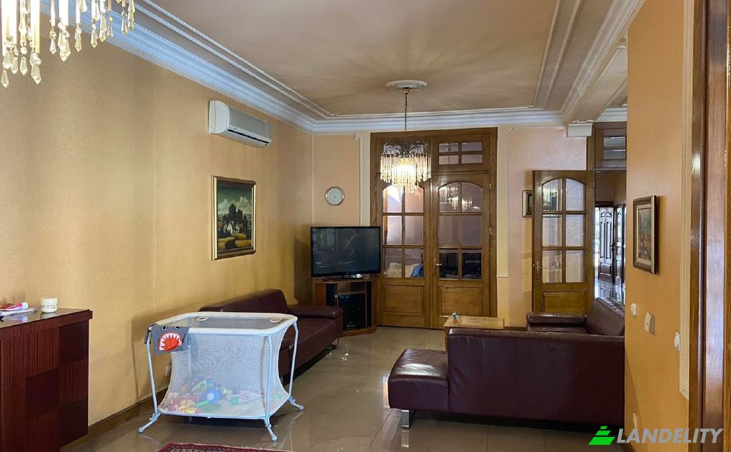 Single Family Home for Sale Jovana Cvijica, Novi Sad, South Backa District, Vojvodina, Serbia. Photo 6