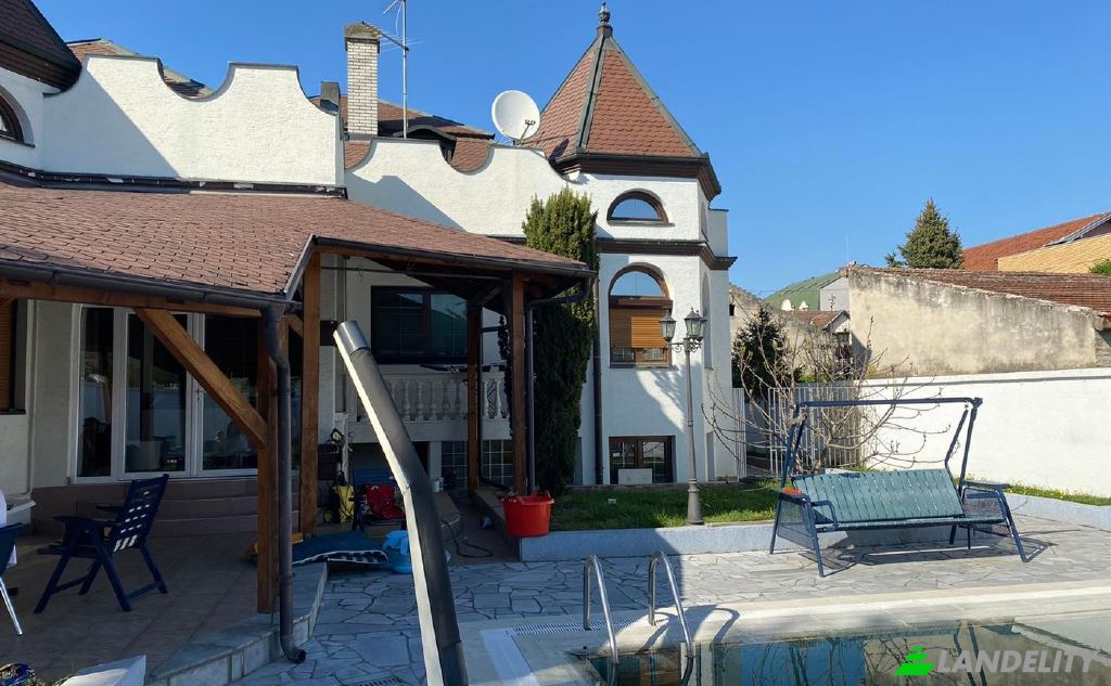 Single Family Home for Sale Jovana Cvijica, Novi Sad, South Backa District, Vojvodina, Serbia. Photo 7