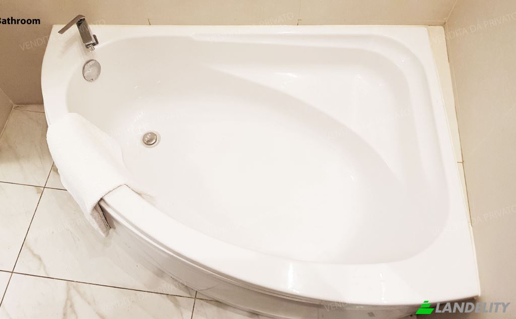 Apartment for Sale Via Repubblica Romana, 22100 Como CO, Como, Province of Como, Lombardy, Italy. Photo 16