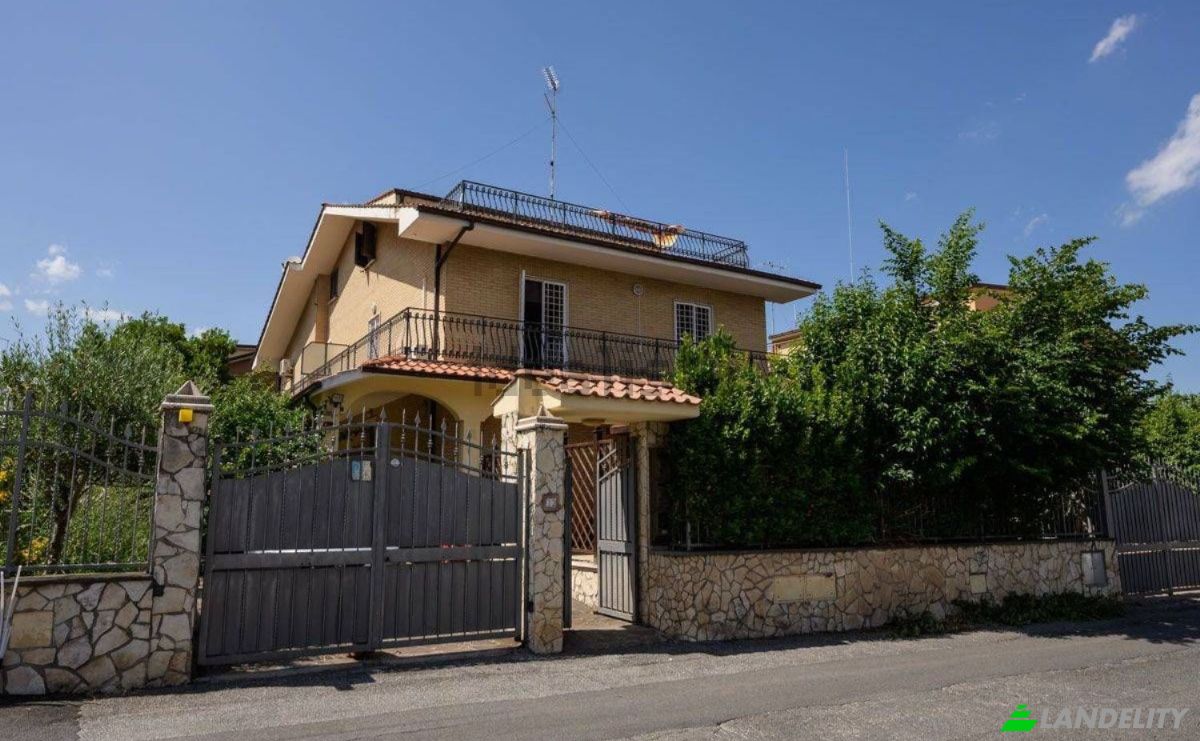 Single Family Home for Sale Via delle Gardenie, 00012 Guidonia Montecelio RM, Guidonia, Metropolitan City of Rome Capital, Lazio, Italy. Photo 1