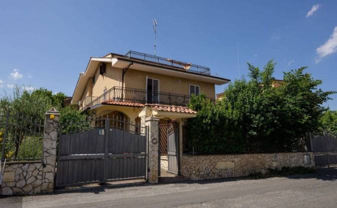 Casa unifamiliare in vendita - Guidonia Montecelio RM, Italia