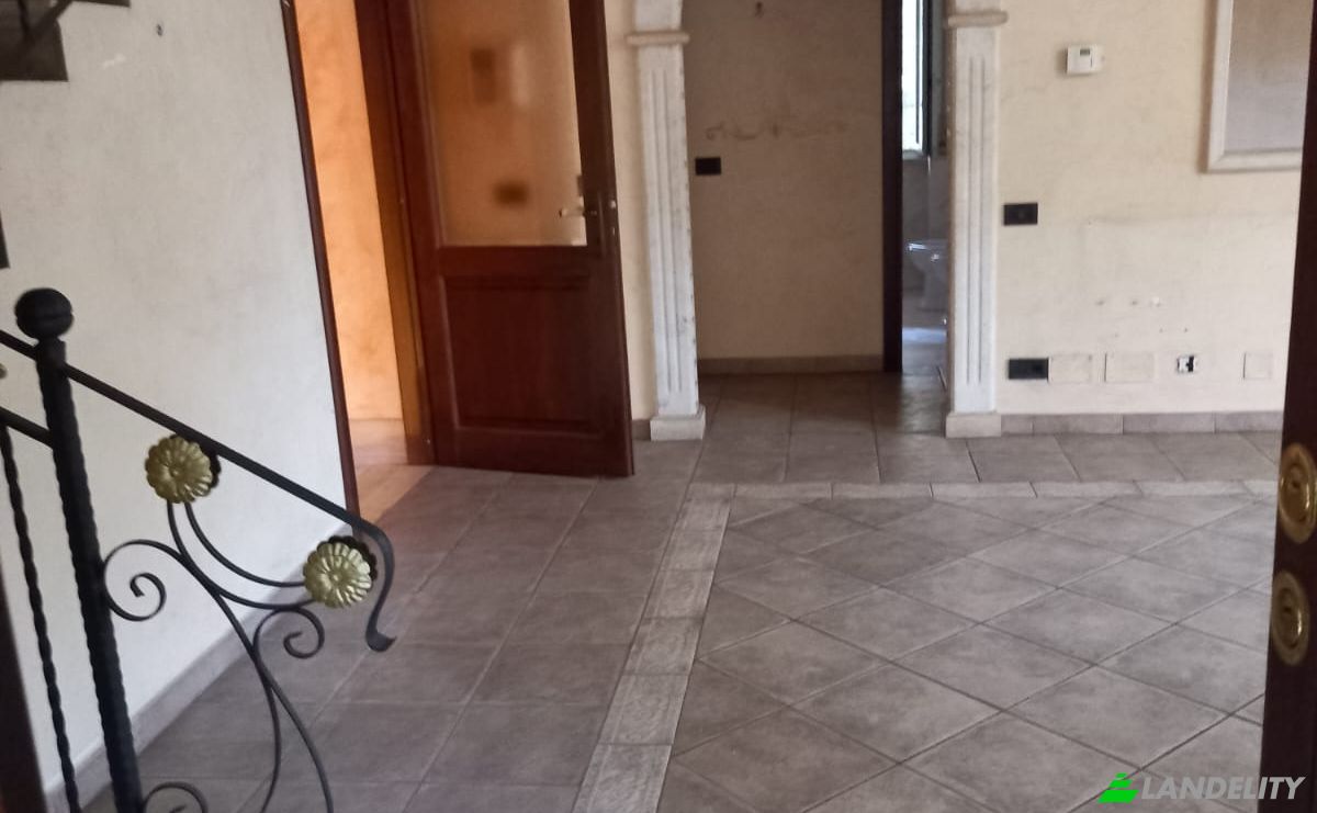 Single Family Home for Sale Via delle Gardenie, 00012 Guidonia Montecelio RM, Guidonia, Metropolitan City of Rome Capital, Lazio, Italy. Photo 7