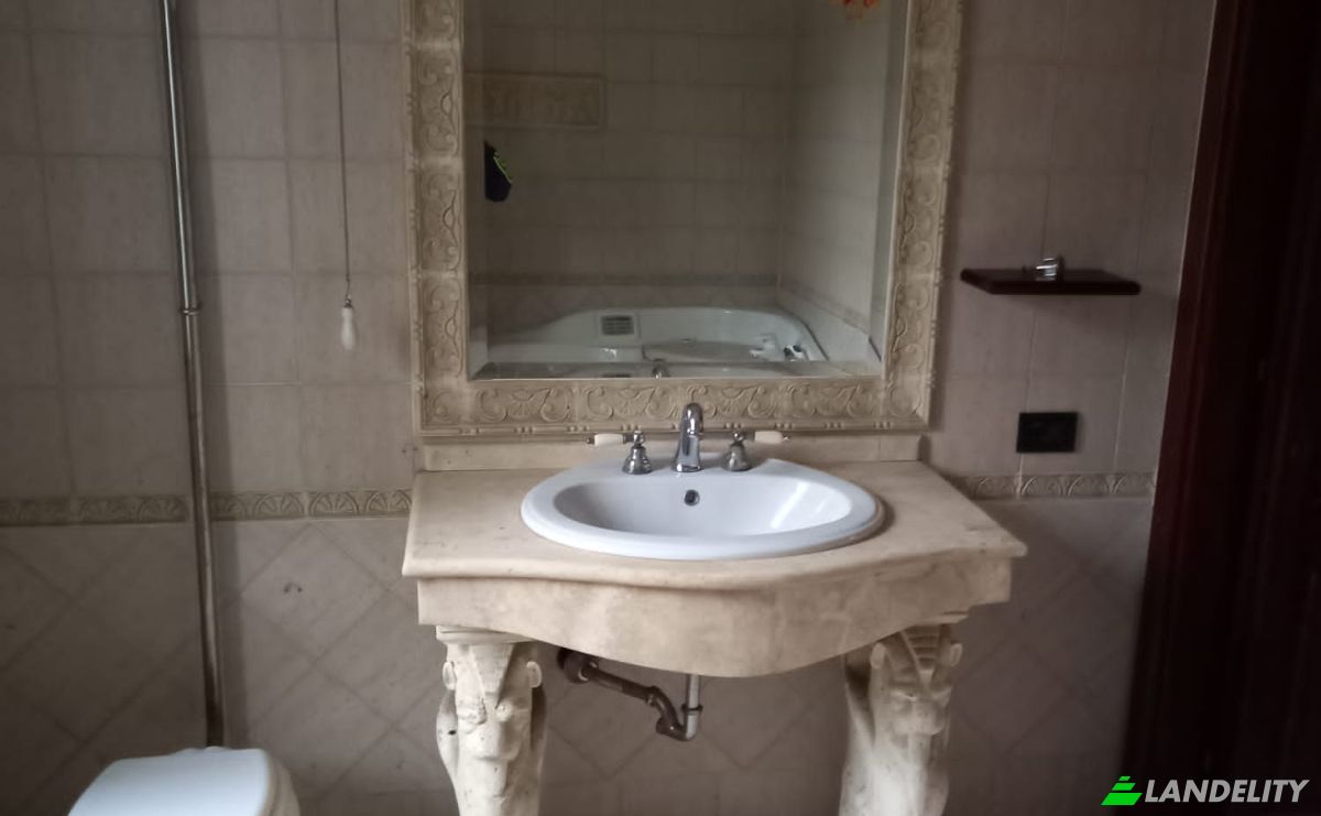 Single Family Home for Sale Via delle Gardenie, 00012 Guidonia Montecelio RM, Guidonia, Metropolitan City of Rome Capital, Lazio, Italy. Photo 9