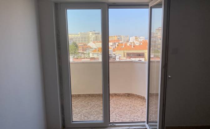 Apartment for Sale Av Dr Aresta Branco. Photo#13 Apartment for Sale Av Dr Aresta Branco. Photo#13