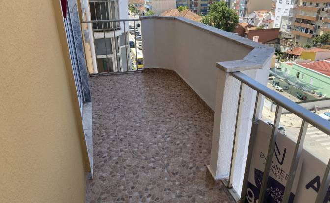 Apartment for Sale Av Dr Aresta Branco. Photo#14 Apartment for Sale Av Dr Aresta Branco. Photo#14
