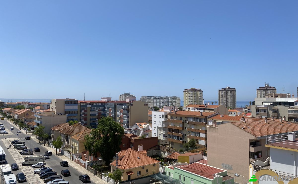 Apartment for Sale Av Dr Aresta Branco, Costa da Caparica, Almada, Setubal, Portugal. Photo 16