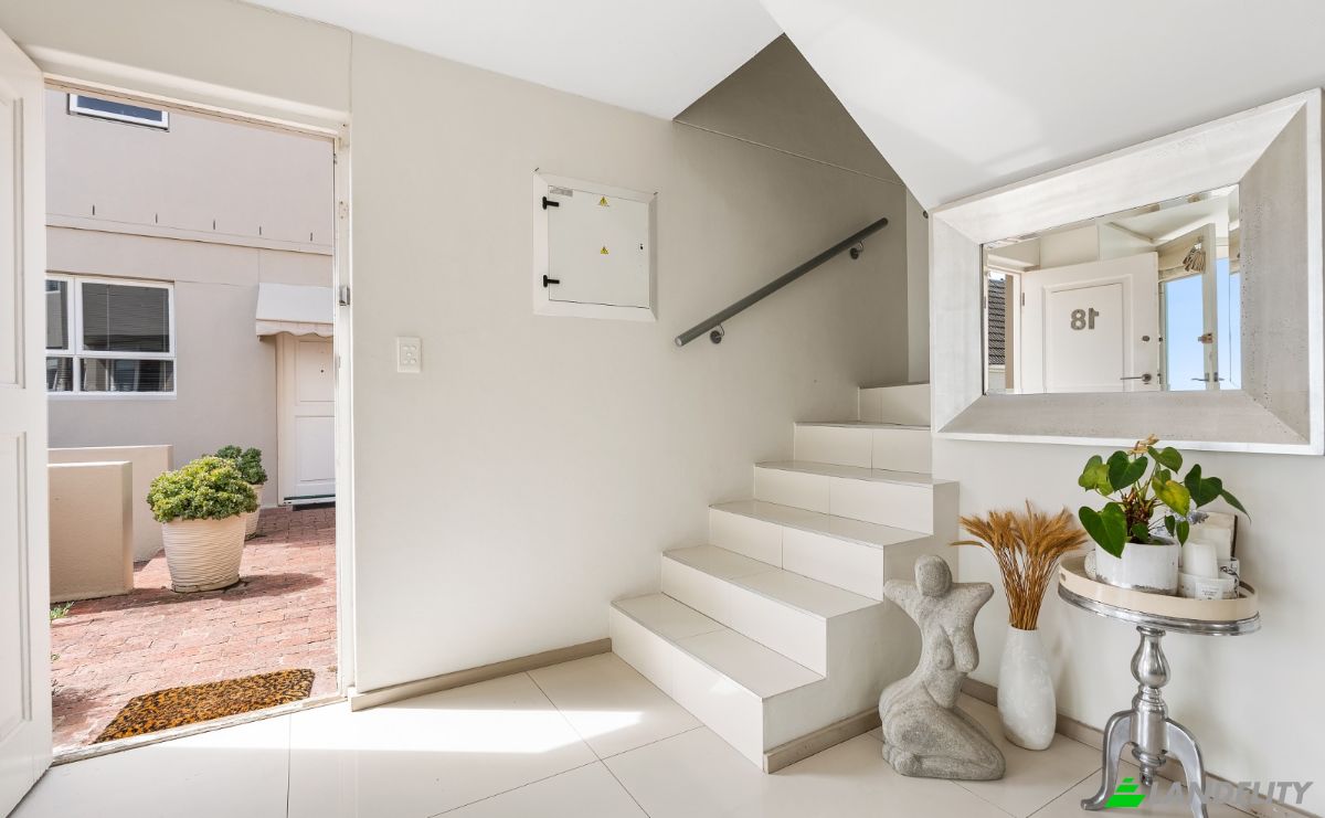 Appartement Te koop Antwerp Rd, Sea Point, Cape Town, City of Cape Town Metropolitan Municipality, Western Cape, South Africa. Foto 5