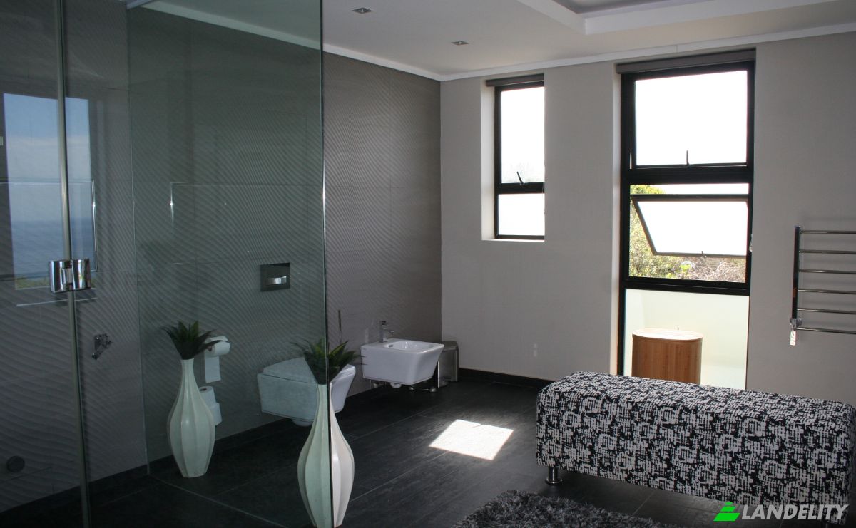 Single Family Home for Sale The Brinks, JonMyr Crescent, George, Garden Route District Municipality, Western Cape, South Africa. Photo 26
