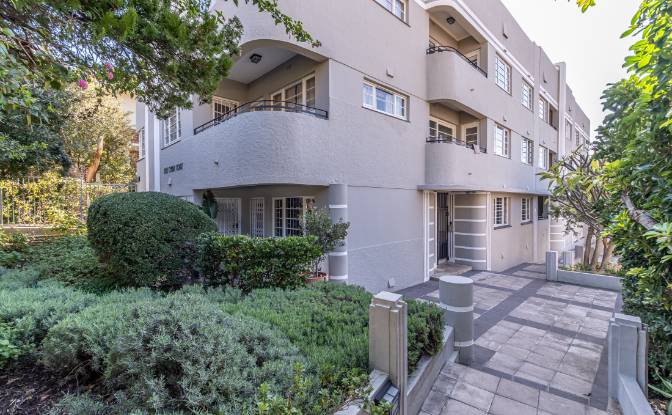 Apartment for Sale Belle Ombre Rd, Tamboerskloof. Photo#12 Apartment for Sale Belle Ombre Rd, Tamboerskloof. Photo#12
