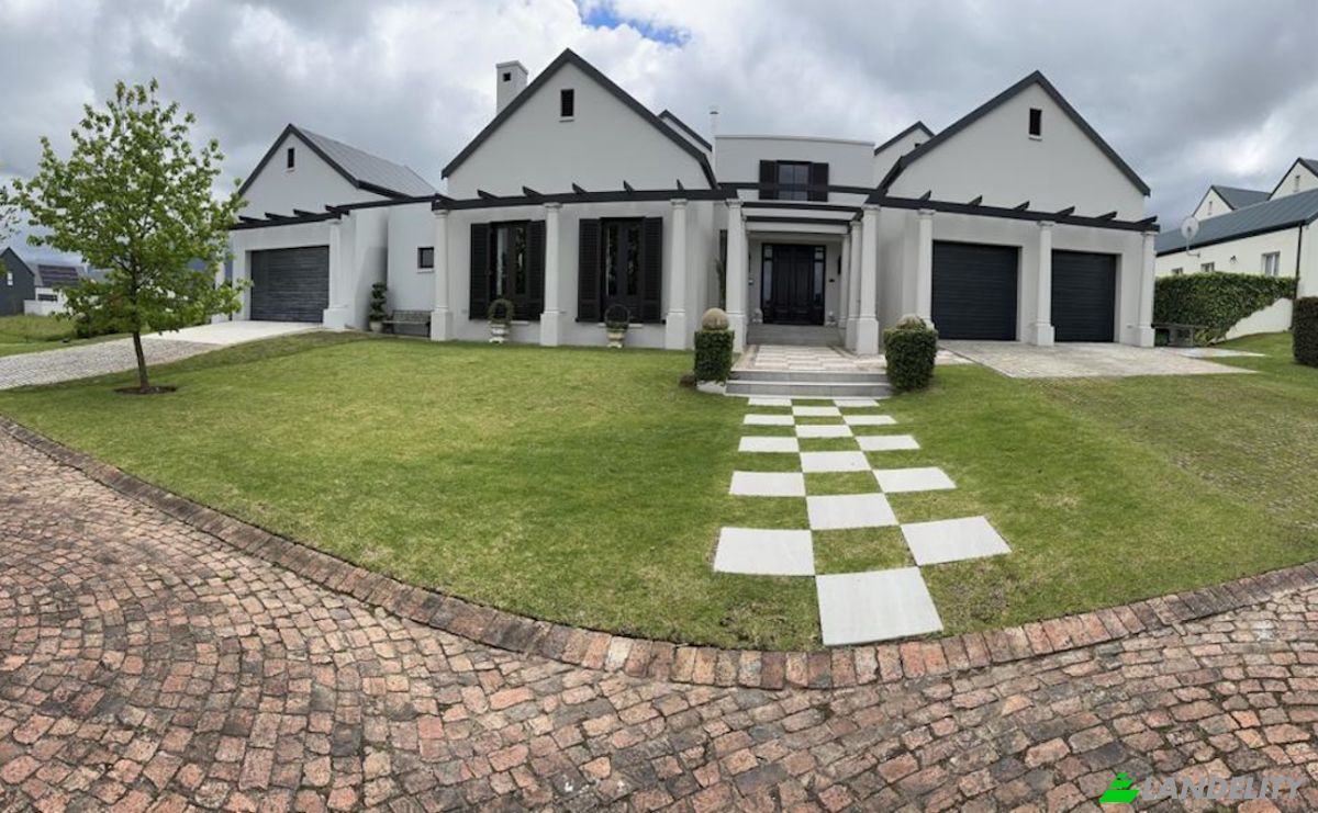Single Family Home for Sale Carnation St, Blanco, George, Garden Route District Municipality, Western Cape, South Africa. Photo 5