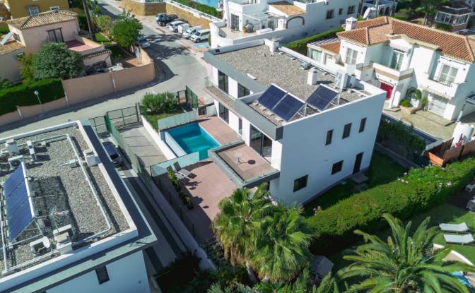 Apartment for Sale - Sitio de Calahonda, Spain