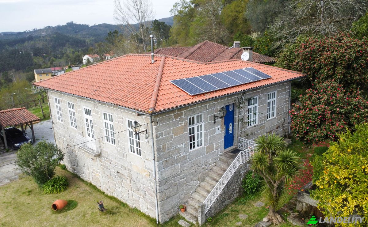 Farm/Ranch for Sale Avenida Sao Joao Baptista 272, 4800-405 Casteloes, Casteloes, Guimaraes, Braga, Portugal. Photo 2
