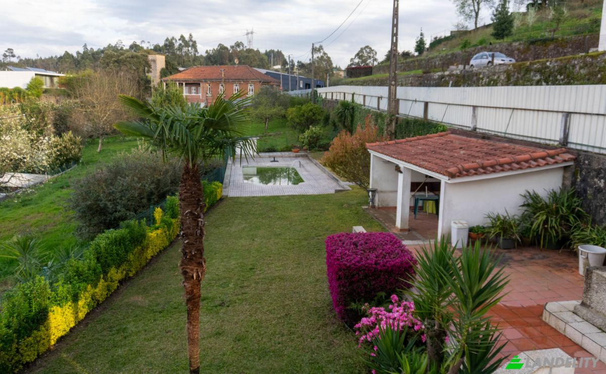 Townhouse for Sale Av Padre Antonio Ferrera 79, 4770 Mogege, Ronfe, Vila Nova de Famalicao, Braga, Portugal. Photo 3