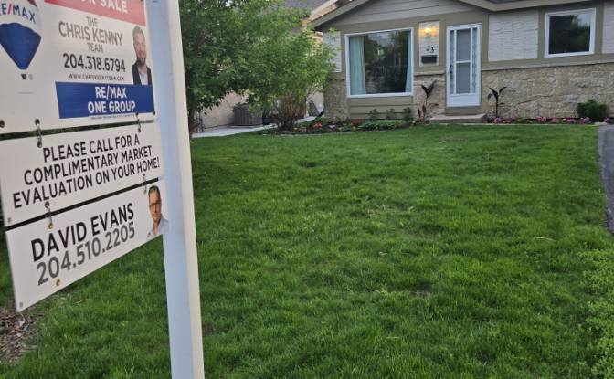 Single Family Home for Sale - Winnipeg, Canada