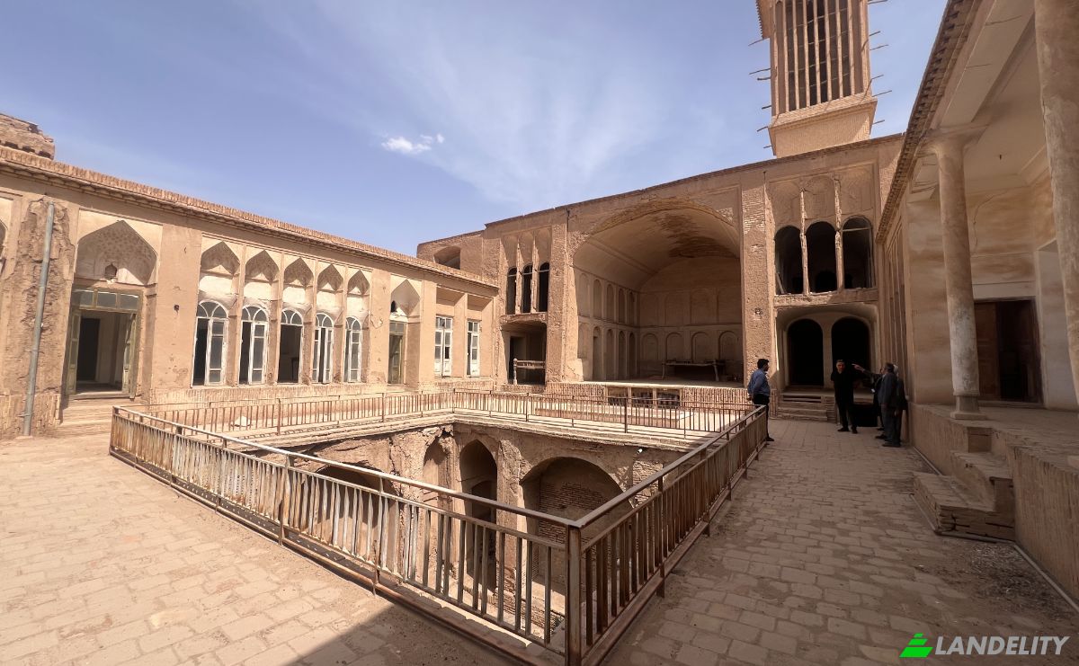 Investing/Development for Sale Yazd, Yazd Province, Iran. Photo 1