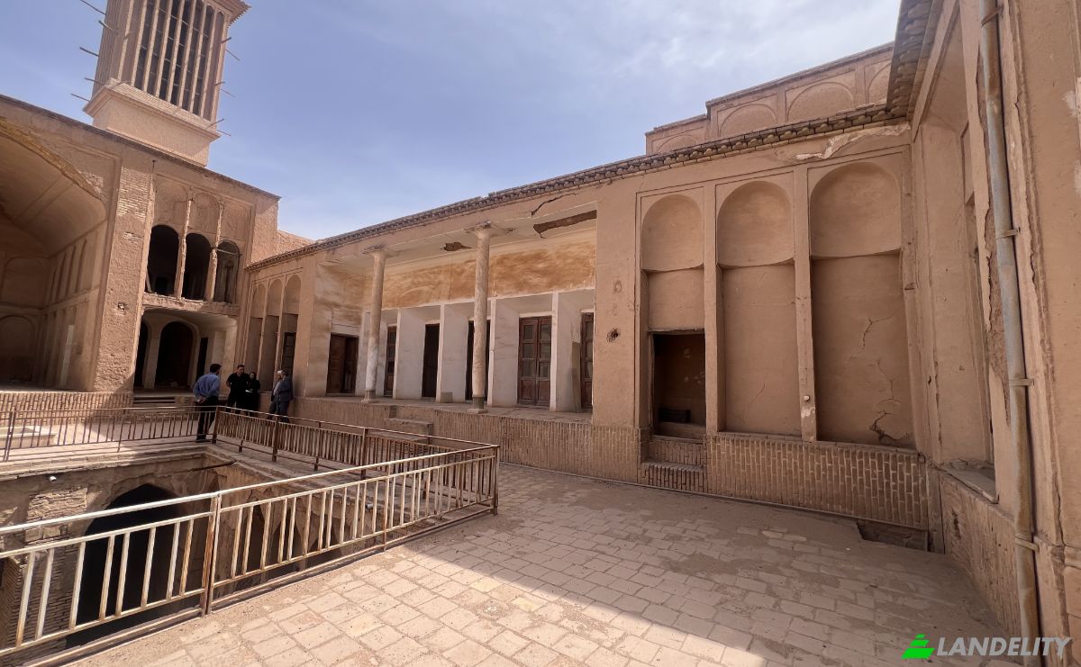 Investing/Development for Sale Yazd, Yazd Province, Iran. Photo 3