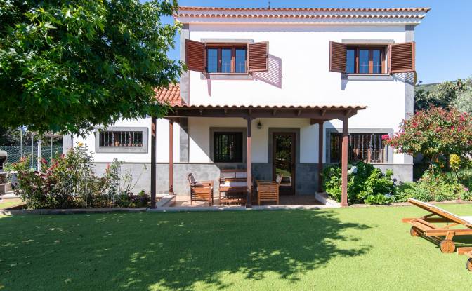 Villa for Sale - Valleseco, Spain
