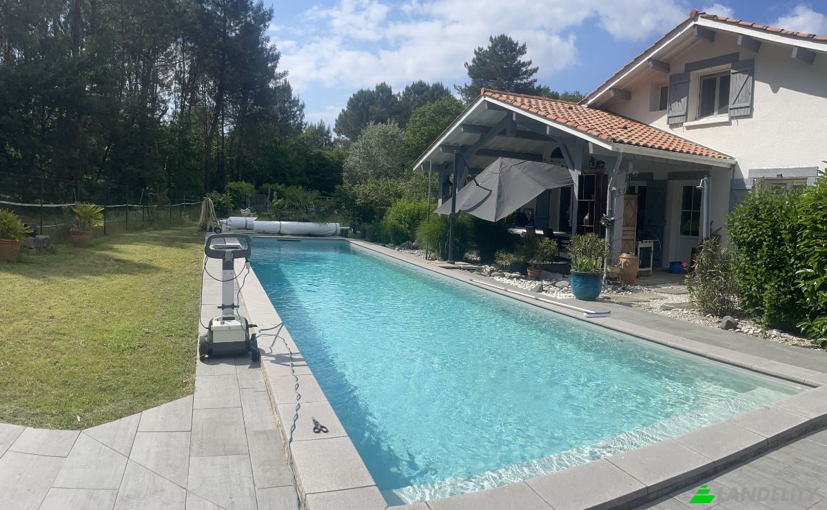 Villa for Sale 32 Chem de Lauray, 33830 Belin-Beliet, Belin-Beliet, Gironde, Nouvelle-Aquitaine, France. Photo 2
