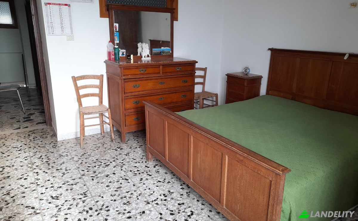 Townhouse for Sale Corso Umberto I, 86086 Poggio Sannita IS, Poggio Sannita, Province of Isernia, Molise, Italy. Photo 7