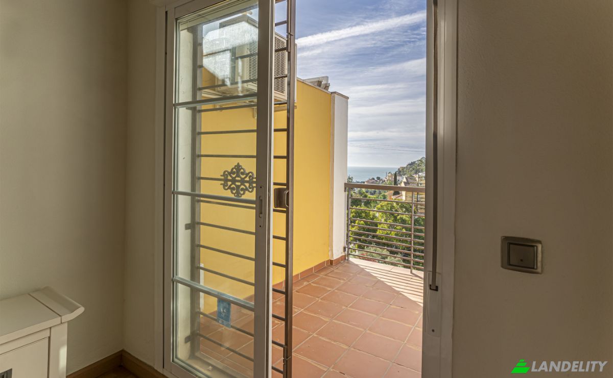 Townhouse for Sale C Felix Revello de Toro, Distrito Centro, Malaga, Andalusia, Spain. Photo 11