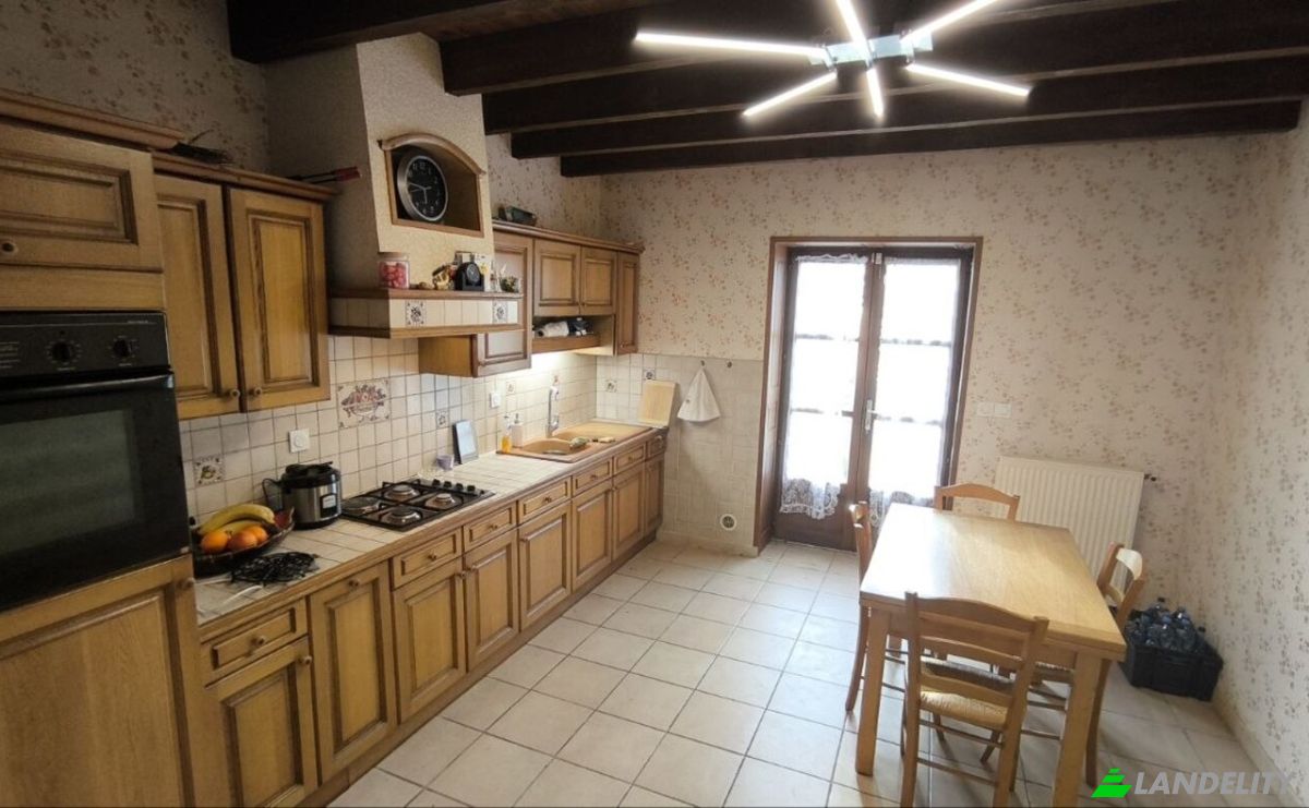 Eengezinswoning Te koop 92 Aux Juillets, 01190 Sermoyer, Sermoyer, Ain, Auvergne-Rhone-Alpes, France. Foto 6
