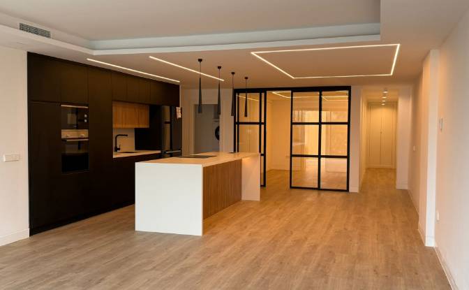 Apartment for Sale C Londres, Nueva Andalucia. Photo#3