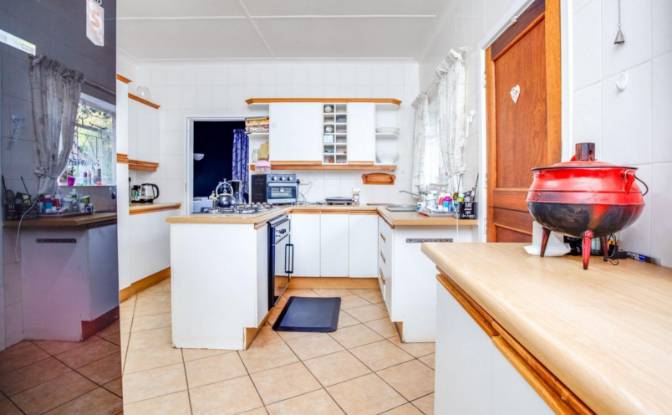 Single Family Home for Sale Swallow St, Horison. Photo#6
