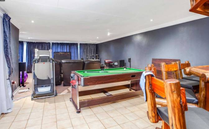 Single Family Home for Sale Swallow St, Horison. Photo#7
