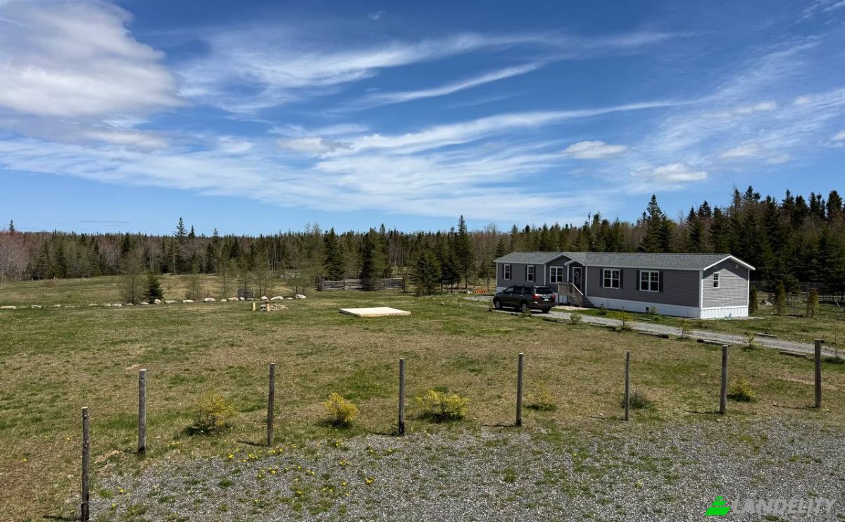 Manufactured/Mobil Home for Sale Bray Lake Rd, Sydney, NS B1M 1A9, Mira Road, Cape Breton Regional Municipality, Nova Scotia, Canada. Photo 12