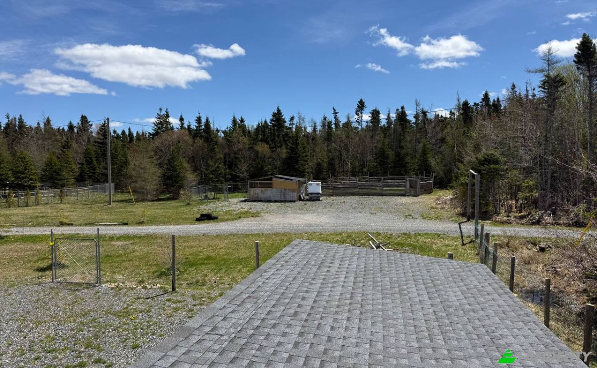 Manufactured/Mobil Home for Sale Bray Lake Rd, Sydney, NS B1M 1A9, Mira Road, Cape Breton Regional Municipality, Nova Scotia, Canada. Photo 13